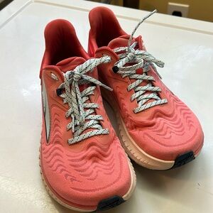 Altra Women’s Torin 7 SIZE 8.5 Pink